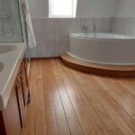Holzboden im Badezimmer