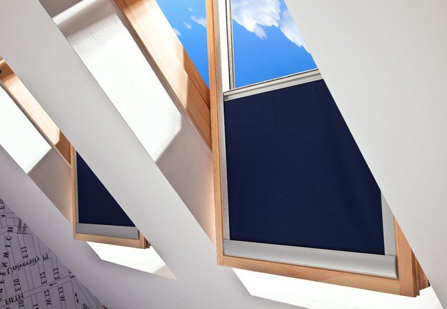 Dachfenster-Rollo: Hoher Lichtschutzfaktor unabdingbar